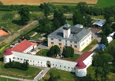 Renesanční zámek Dřevohostice