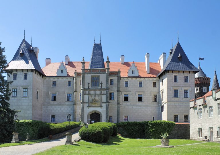 Zámek Žleby
